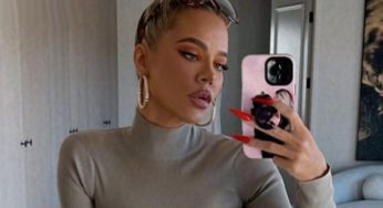 Khloe Kardashian Busted Photoshopping Her Mirror Selfies Again