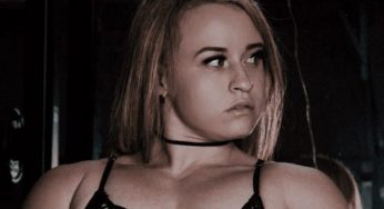 Jordynne Grace Lays Out On The Floor For Insane Lingerie Mirror Photo Drop