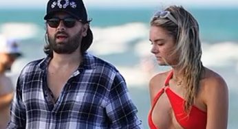 Scott Disick Spotted With Bikini Clad Models On 4th Of July