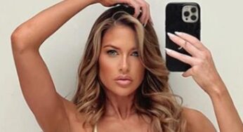 Kelly Kelly Admits ‘Sometimes I’m Barbie’ With Super Skimpy Bikini Photo Drop