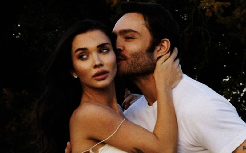 gossip-girl-star-ed-westwick-and-amy-jackson-announce-first-baby-on-the-way-05