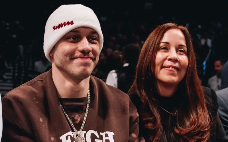 pete-davidson-shuts-down-rehab-rumors-with-courtside-appearance-at-nets-game-47