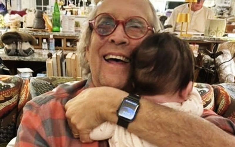 Chevy Chase’s Black Eye Steals the Spotlight in Sweet Family Photo